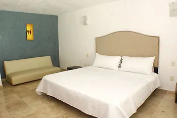 *** Hotel Ocean Plaza Condos Mexico